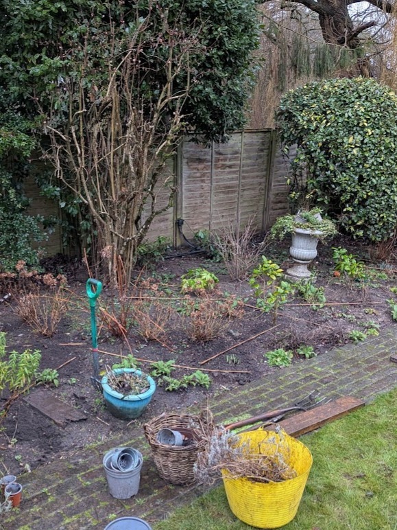 Seasonal mulching and border preparation blackheath garden